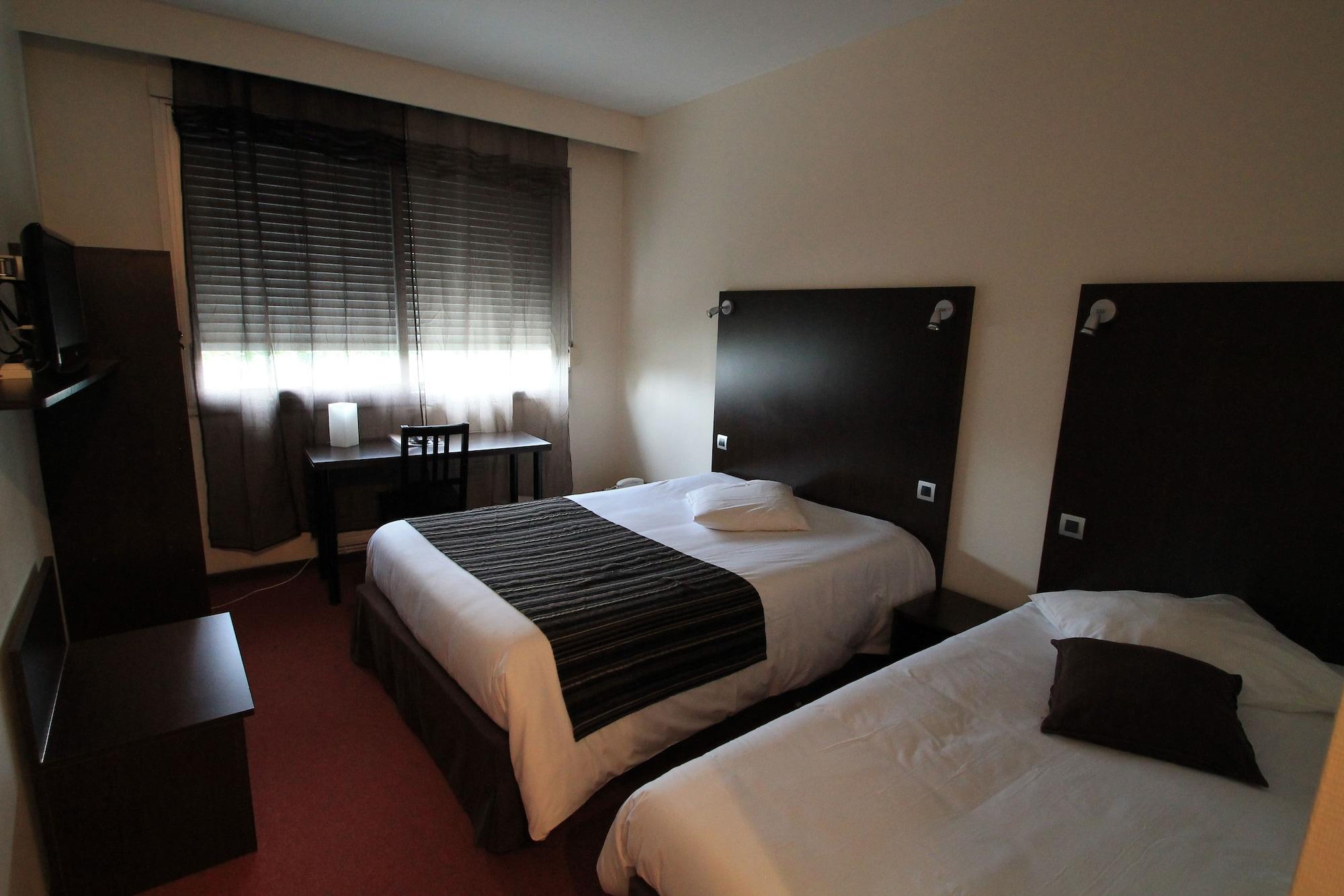 Adonis Lyon Est Hôtel Artys Saint-Priest-en-Jarez Exterior foto