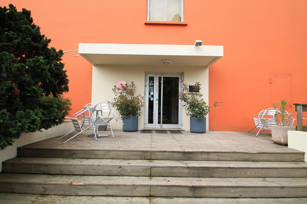 Adonis Lyon Est Hôtel Artys Saint-Priest-en-Jarez Exterior foto